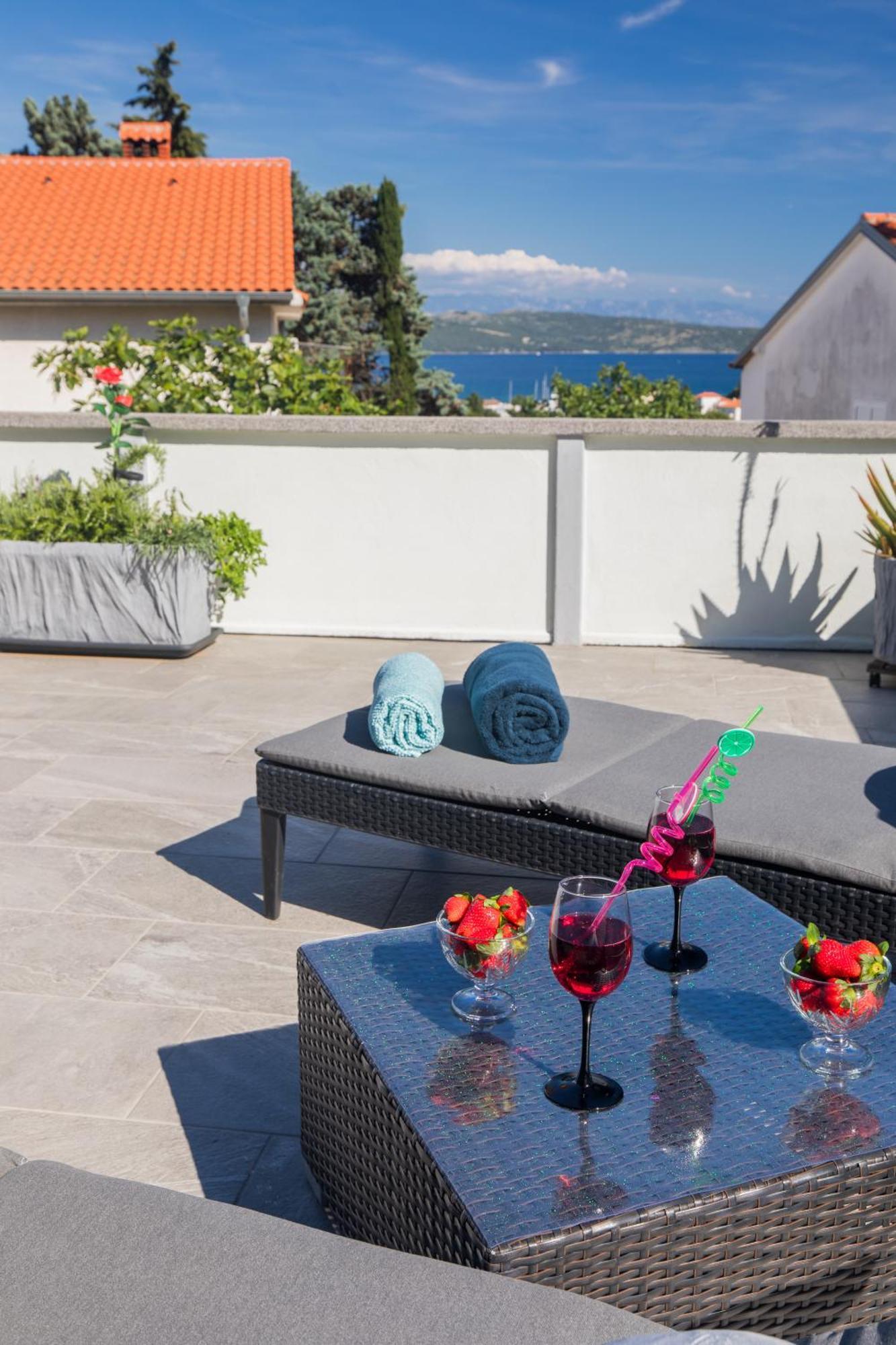 Apartment Tara With Seaview Krk Town Exteriér fotografie